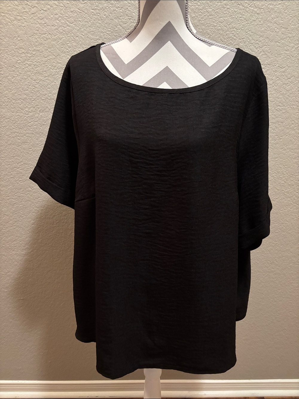 SHEIN Black Short Sleeve Scoop Neck Top